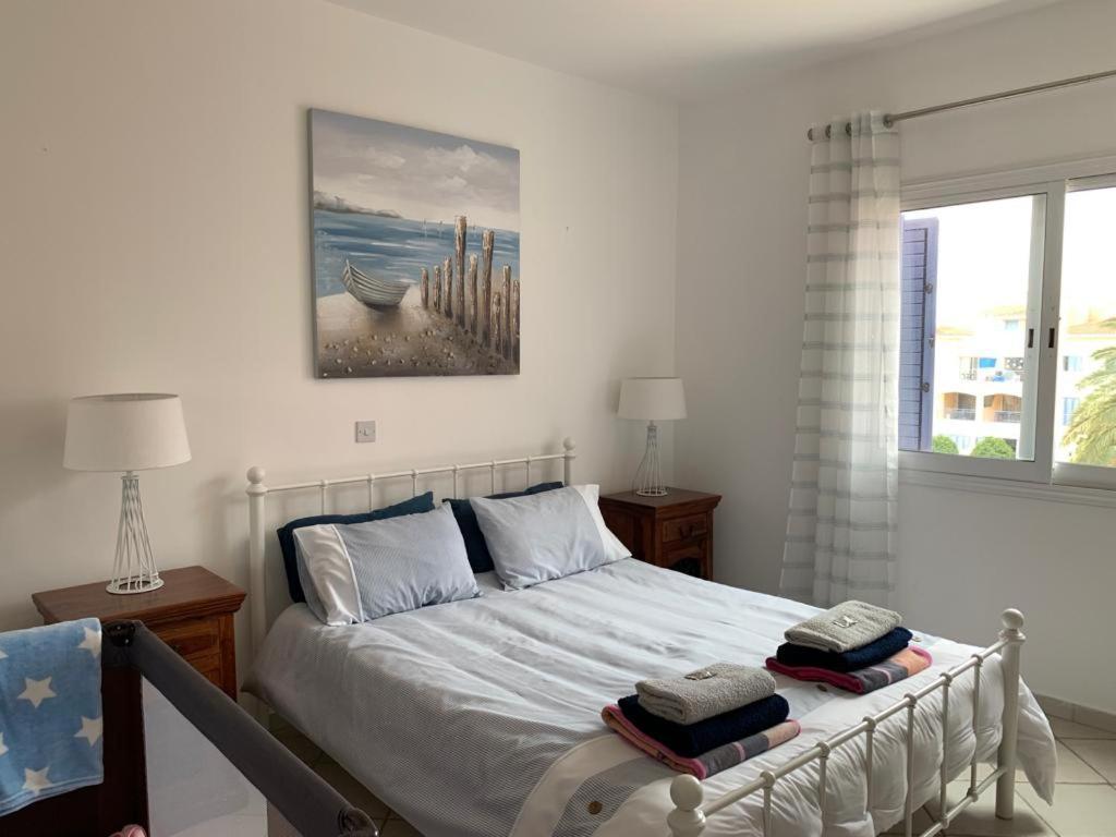 Comfortable 2 Bedroom Apartment In Popular Limnaria Gardens Paphos Exterior photo